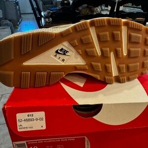 Women’s Air Hurache Run PRM